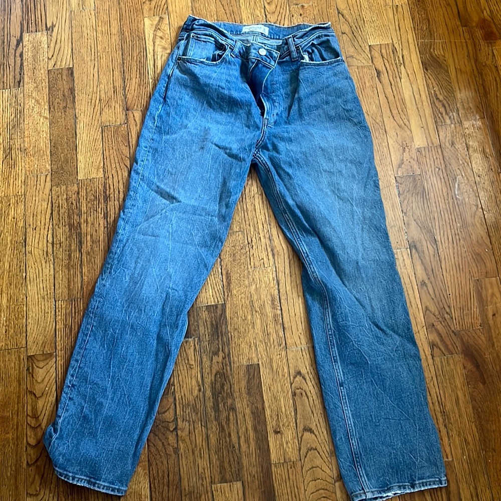 Abercrombie Curve Love 90’s Straight Ultra High Rise Medium Wash Size 30